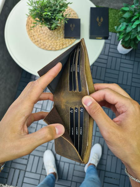 VİSSO 1236 HAKİKİ DERİ ÇANTA İSME ÖZEL KAHVE MATRİX KARA KUVVETLERİ KOMUTANLIĞI ROZETLİ KAĞIT PARA VE KİMLİK BÖLMELİ ERKEK VE KADIN CÜZDAN