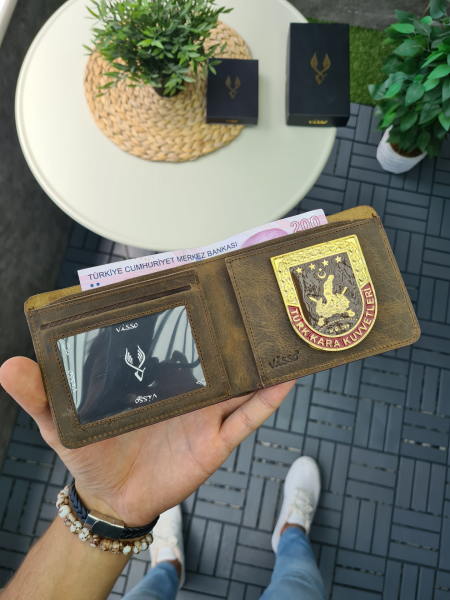 VİSSO 1236 HAKİKİ DERİ ÇANTA İSME ÖZEL KAHVE MATRİX KARA KUVVETLERİ KOMUTANLIĞI ROZETLİ KAĞIT PARA VE KİMLİK BÖLMELİ ERKEK VE KADIN CÜZDAN