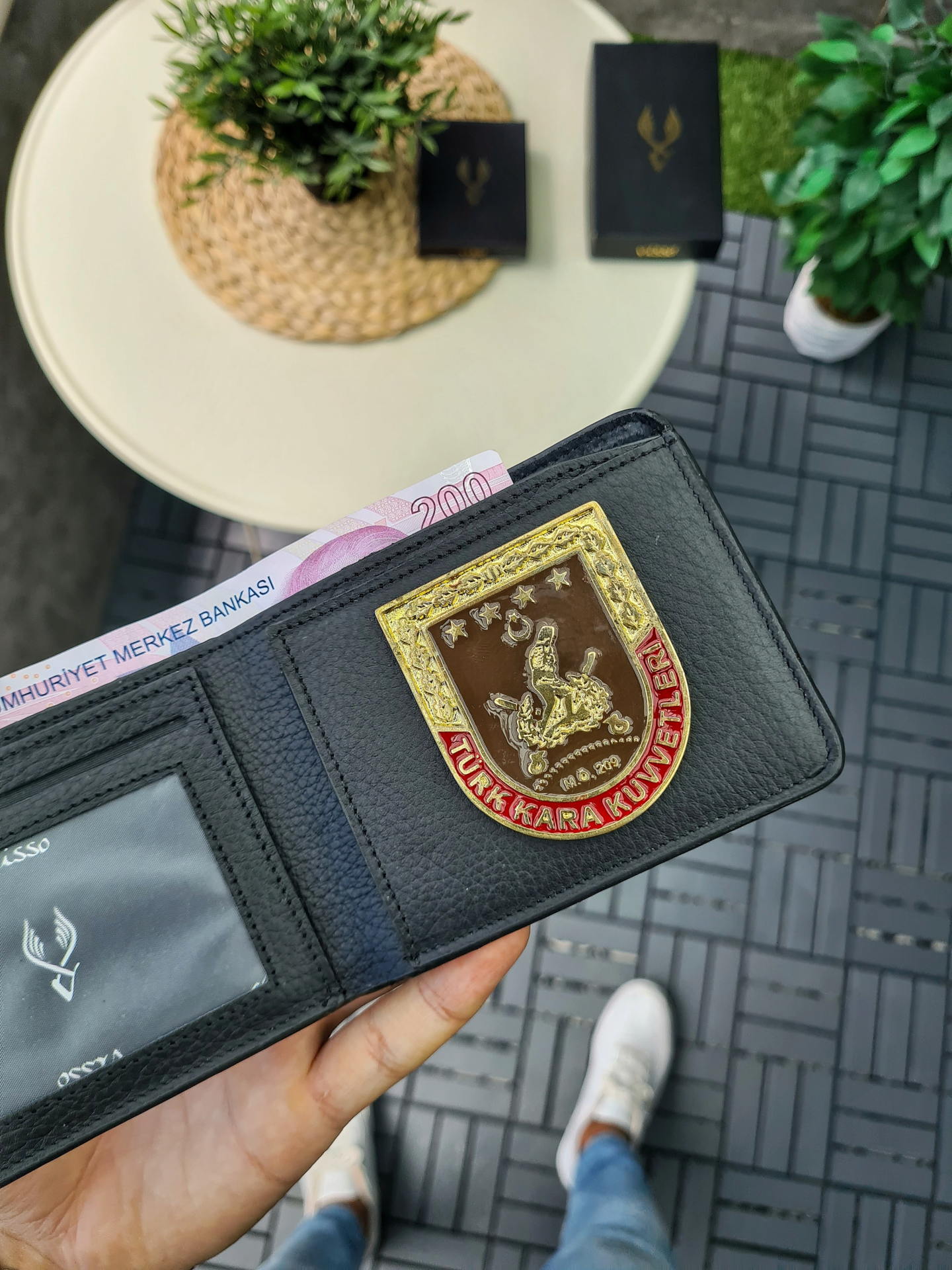 VİSSO 1236 HAKİKİ DERİ ÇANTA  İSME ÖZEL SİYAH GUTTY KİMLİK GÖZLÜ PARA BÖLMELİ KARA KUVVETLERİ KOMUTANLIĞI ROZETLİ ERKEK KADIN CÜZDAN