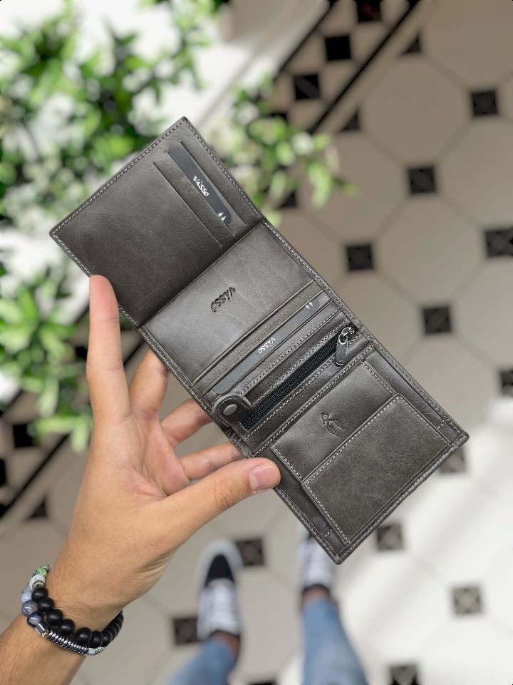 VİSSO 111 CEPLİ HAKİKİ DERİ ÇANTA İSME ÖZEL BOZUK PARA CEPLİ FERMUARLI ÇITÇITLI KADIN ERKEK CÜZDAN BAY GRİ NATURAL CRAYZ BÖRÜ -TÜRK LOGOLU 18. logo