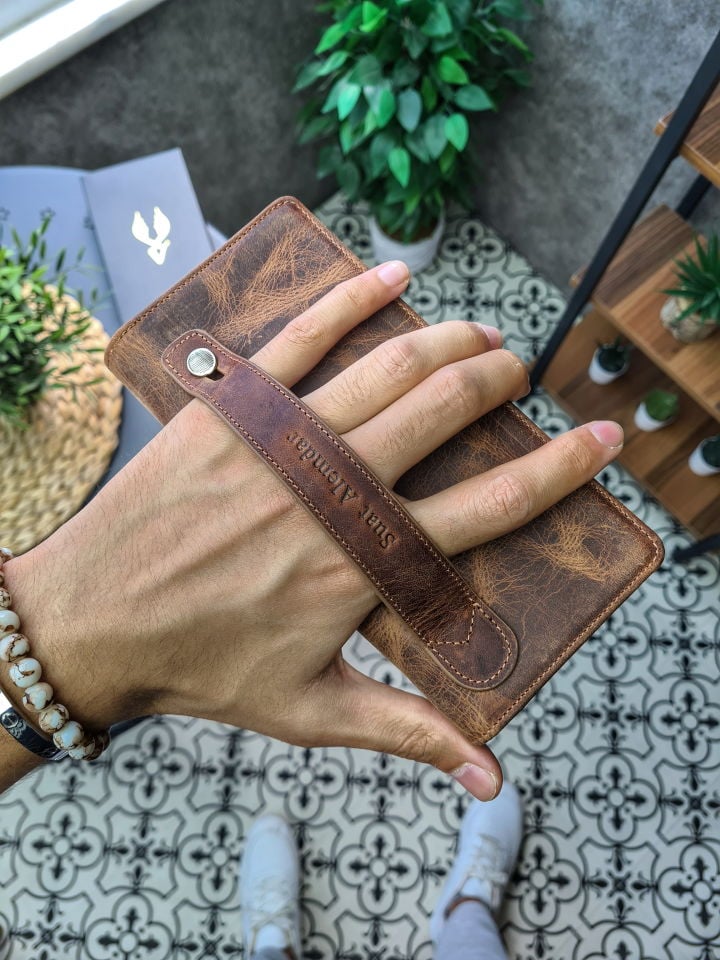 VİSSO 902 Hakiki Deri El Geçmeli Kordonlu Kişiye Özel Telefon Hazneli Cüzdan El Çantası Fındık Matrix