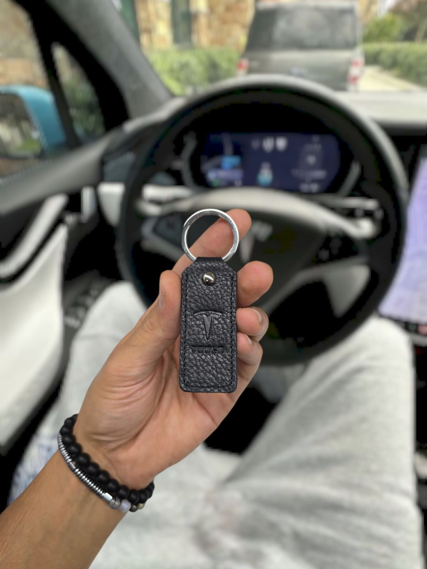 1020  Hakiki Deri Anahtarlık -  Siyah Renk  Hakiki Deri Anahtarlık Çanta TESLA LOGO