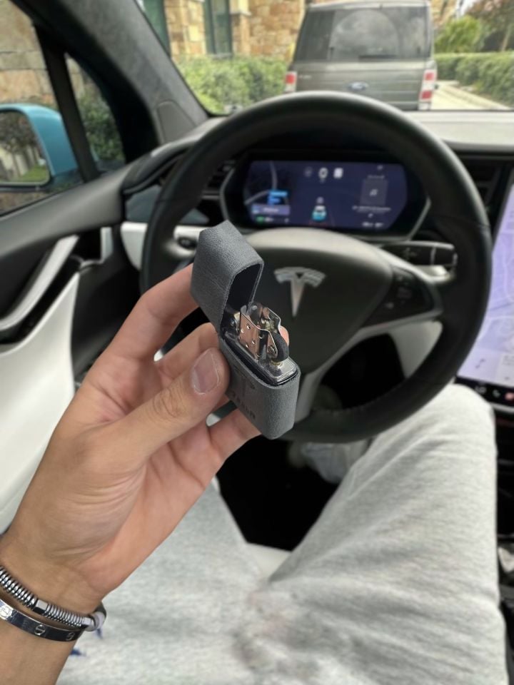TESLA  VİSSO 1904 Hakiki Deri Araç Ruhsat Kılıf + Çakmak + Anahtarlık Set İsme Özel Çanta Erkek Kadın Modeli  TESLA  Gri Renk