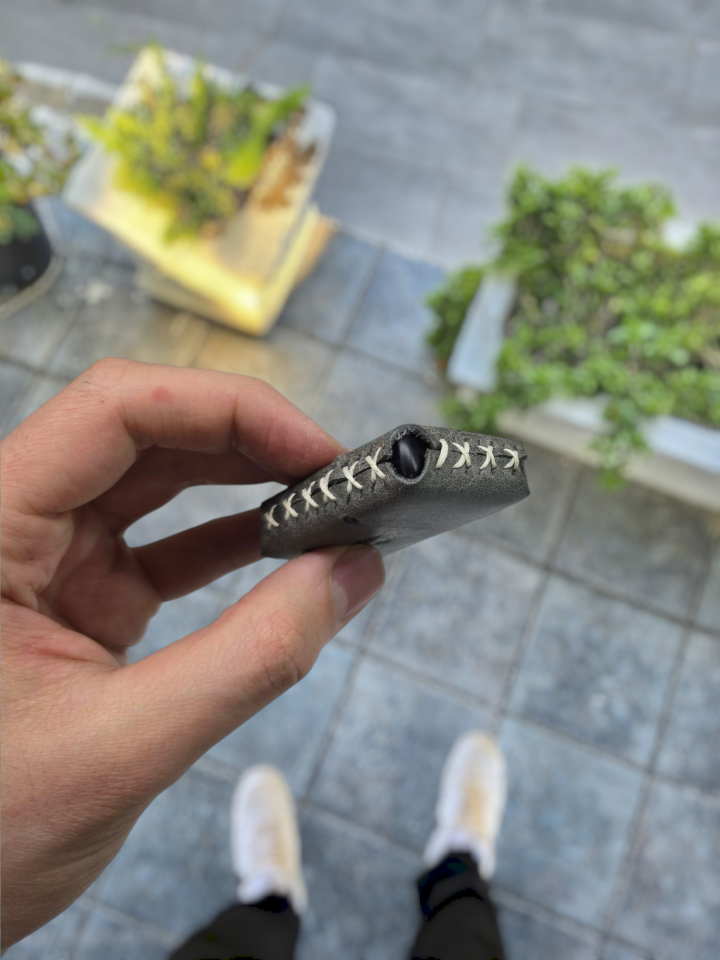 VİSSO Visso 1933 Hakiki Dana Derisi El Yapımı ZİPPO Tarzı Benzinli Çakmak Kılıfı ve Zippo Tarzı Çakmak   TESLA LOGO Gri Renk