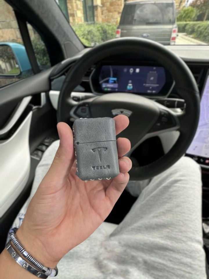 VİSSO Visso 1933 Hakiki Dana Derisi El Yapımı ZİPPO Tarzı Benzinli Çakmak Kılıfı ve Zippo Tarzı Çakmak   TESLA LOGO Gri Renk