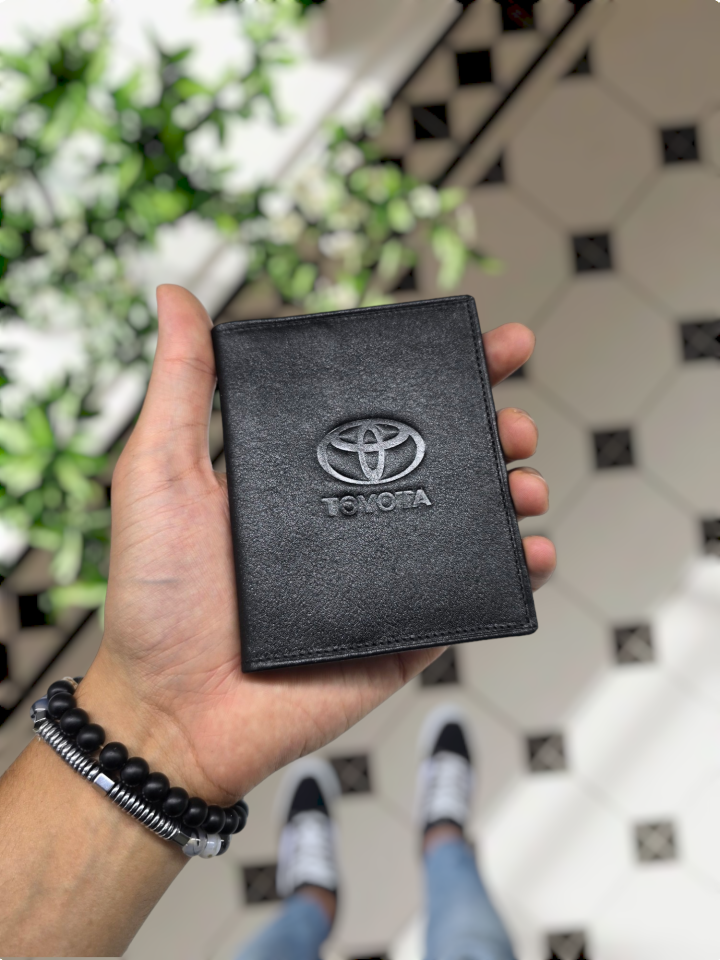 TOYOTA VİSSO 1904 Hakiki Deri Araç Ruhsat Kılıf İsme Özel Çanta Erkek Kadın Modeli  SİYAH RENK DERİ