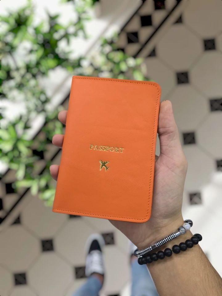 VİSSO 911 HAKİKİ ORJİNAL DERİ ÇANTA KREDİ KART VE KİMLİK HAZNELİ PASAPORTLUK - DERİ PASAPORT KILIFI  Turuncu NAPA UÇAK LOGO