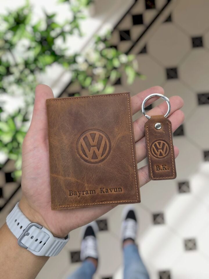 Volkswagen VİSSO 1904 Hakiki Deri Araç Ruhsat Kılıfı İsme Özel Çanta Erkek Kadın Modeli VOLKWAGEN  + ANAHTARLIK Fındık Matrix