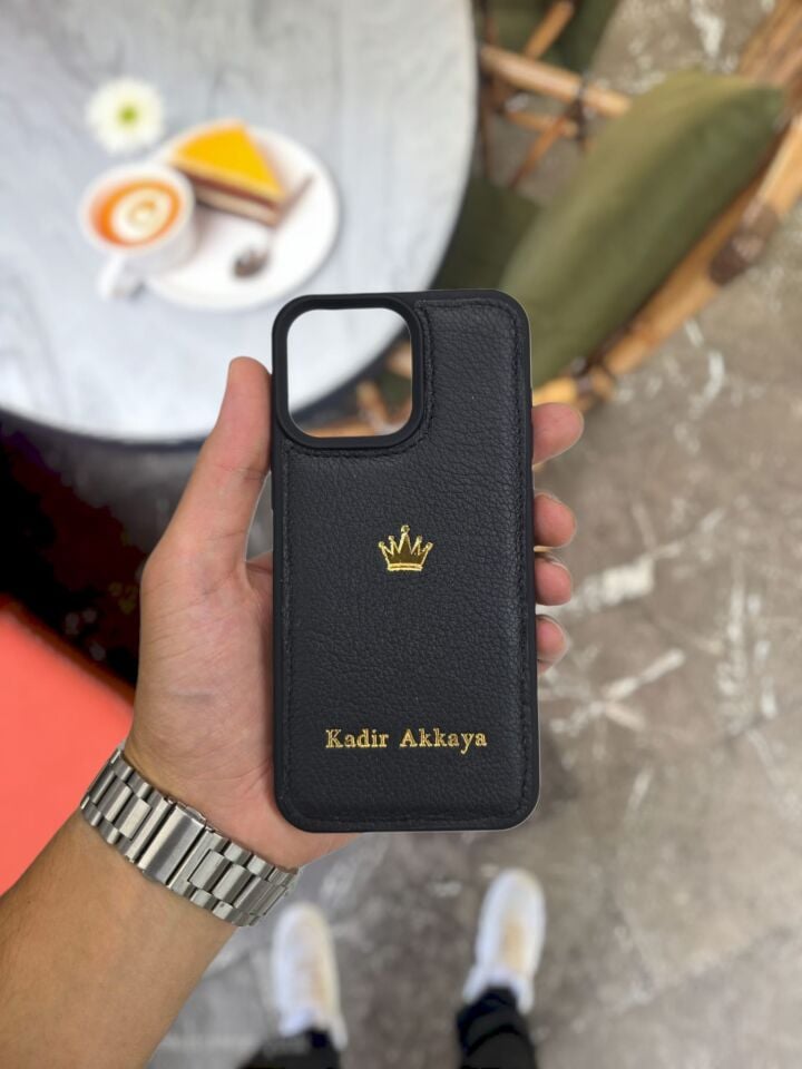 İphone 16 PRO model  SİYAH GUTTY TAÇ LOGOLU  Deri Kılıf VİSSO Hakiki Deri İsme Özel Kişiselleştirme Kadın Erkek Kullanım Unisex Telefon Kılıf