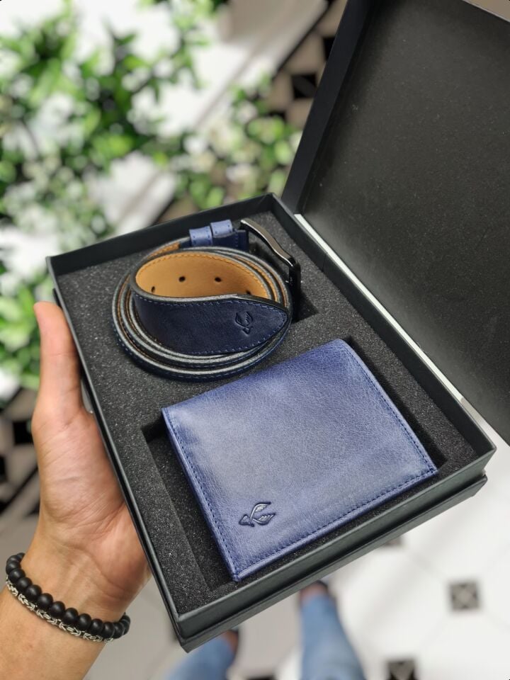 VİSSO 111 Hakiki Deri Cüzdan Ve Kemer Kişiye Özel İsim Baskılı Bozuk Para Cepli Fermuarlı Cüzdan Çanta LACİVERT KURTUBA SET