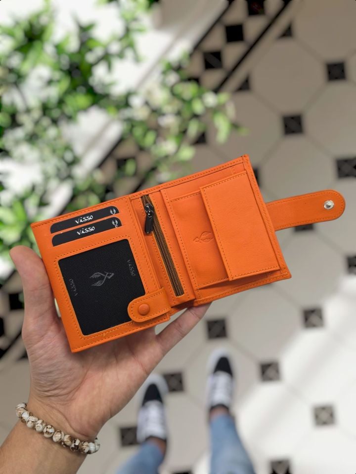 Yonca Logolu VİSSO 112 HAKİKİ DERİ ÇANTA İSME ÖZEL KADIN ERKEK ÇITIÇITLI FERMUARLI  Turuncu NAPA Yonca Logolu