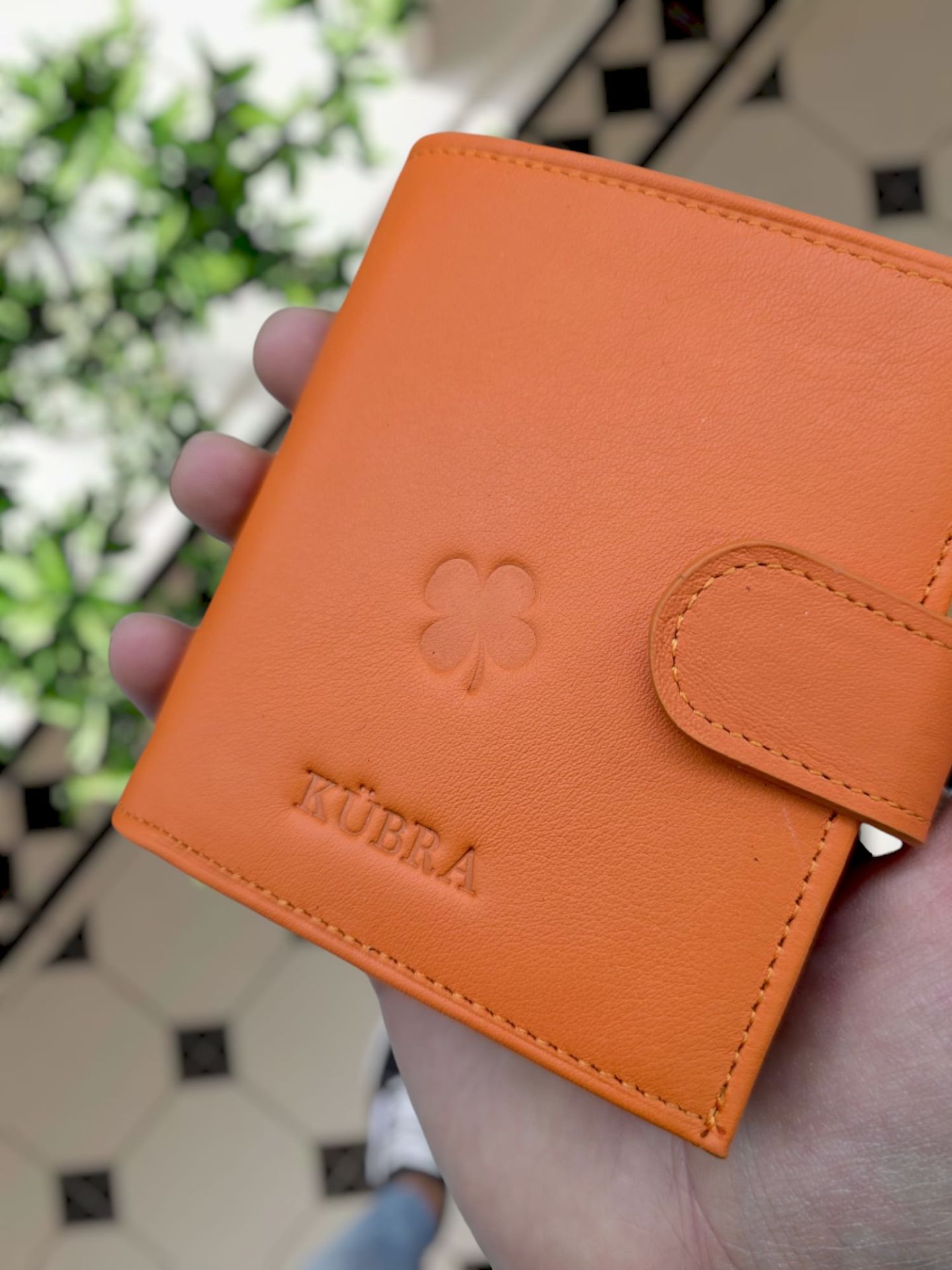 Yonca Logolu VİSSO 112 HAKİKİ DERİ ÇANTA İSME ÖZEL KADIN ERKEK ÇITIÇITLI FERMUARLI  Turuncu NAPA Yonca Logolu