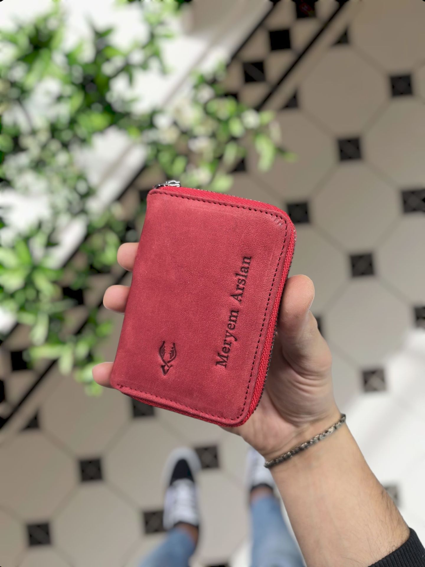VİSSO 661 GERÇEK DERİ ÇANTA İSME ÖZEL ERKEK VE KADIN İÇİN FERMUARLI AKORDİYON-YELPAZE KREDİ KARTLIK MODEL Kırmızı Nubuk Deri
