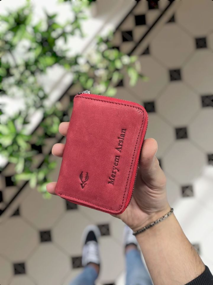 VİSSO 661 GERÇEK DERİ ÇANTA İSME ÖZEL ERKEK VE KADIN İÇİN FERMUARLI AKORDİYON-YELPAZE KREDİ KARTLIK MODEL Kırmızı Nubuk Deri