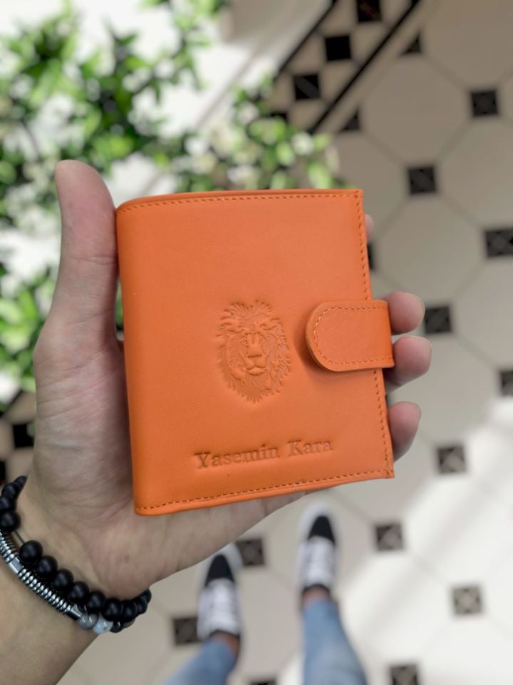 Aslan Logolu VİSSO 112 HAKİKİ DERİ ÇANTA İSME ÖZEL KADIN ERKEK ÇITIÇITLI FERMUARLI  Turuncu NAPA Aslan Logolu