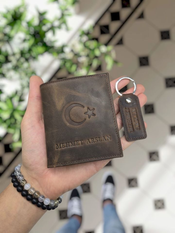 VİSSO 114 HAKİKİ DERİ ÇANTA  İSME ÖZEL ÜÇ KİMLİK KART BÖLMELİ  FERMUARLI KADIN ERKEK ÇITIÇITLI CÜZDAN KAHVE MATRİX CÜZDAN AY-YILDIZ LOGO + ANAHTARLIK