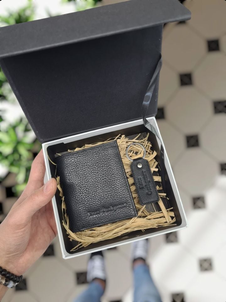 VİSSO 111 HAKİKİ DERİ ÇANTA  İSME ÖZEL ÜÇ KİMLİK KART BÖLMELİ  FERMUARLI KADIN ERKEK ÇITIÇITLI CÜZDAN Mıknatıslı Kutuda  SİYAH GUTTY