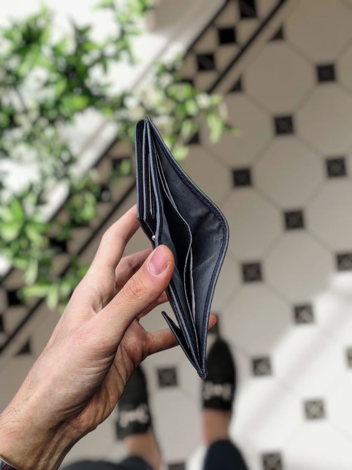 VİSSO 111 HAKİKİ DERİ ÇANTA  İSME ÖZEL ÜÇ KİMLİK KART BÖLMELİ  FERMUARLI KADIN ERKEK ÇITIÇITLI CÜZDAN Mıknatıslı Kutuda  SİYAH GUTTY