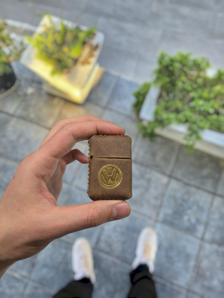 VİSSO Visso 1933 Hakiki Dana Derisi El Yapımı ZİPPO Tarzı Benzinli Çakmak Kılıfı ve Zippo Tarzı Çakmak  A. FINDIK CRAYZ Volkswagen