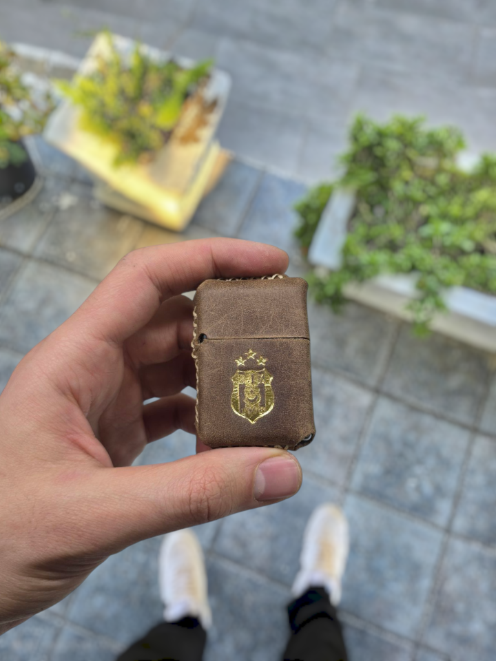 VİSSO Visso 1933 Hakiki Dana Derisi El Yapımı ZİPPO Tarzı Benzinli Çakmak Kılıfı ve Zippo Tarzı Çakmak  A. FINDIK CRAYZ BJK