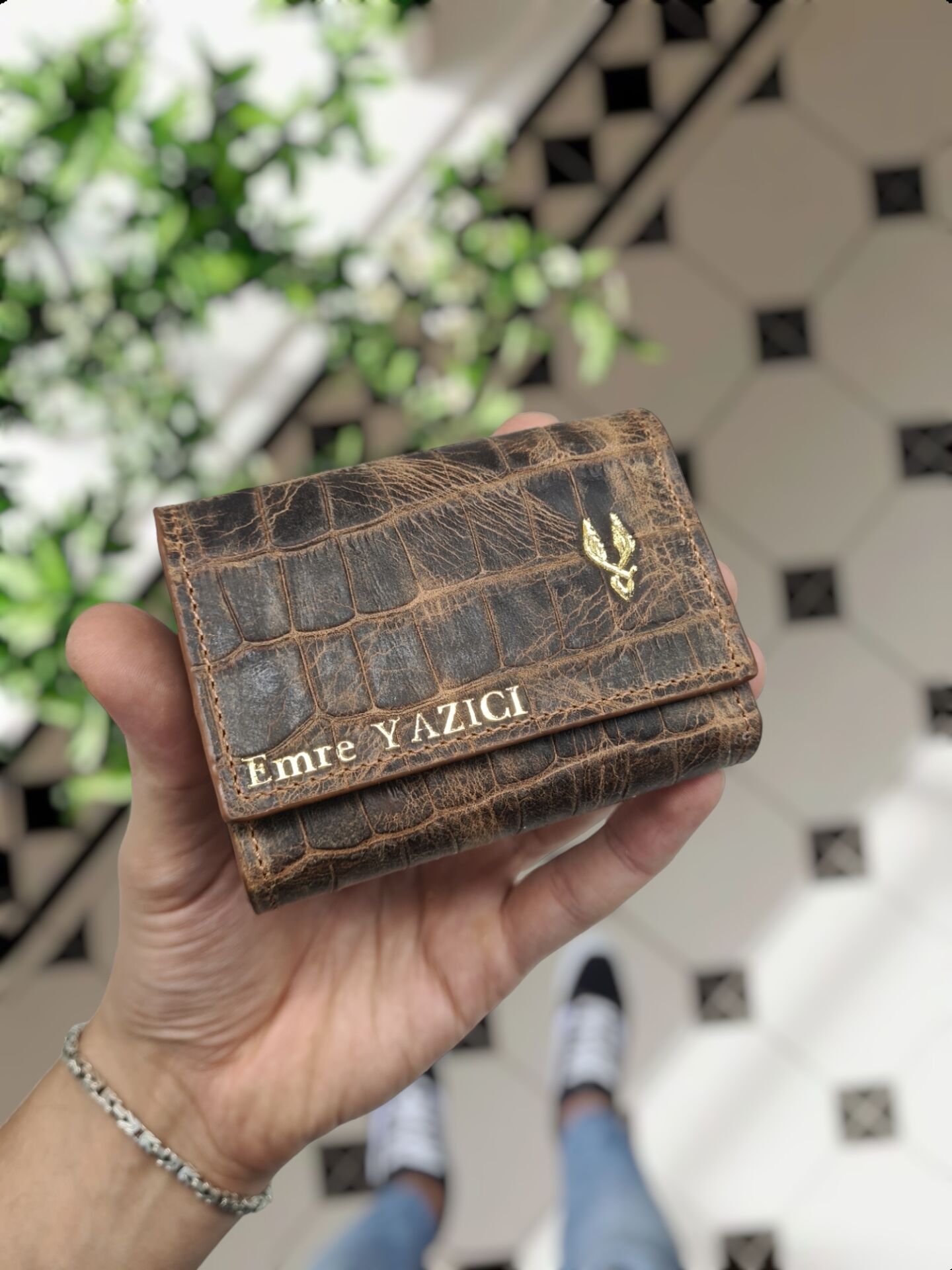 VİSSO 660 HAKİKİ  DERİ ÇANTA  İSME ÖZEL GÜÇLÜ MIKNATISLI KİLİT AKORDİYON YELPAZE KARTLIK CÜZDAN ERKEK KADIN MODELİ Eskitme Kahve CROCO