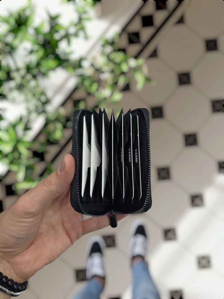 VİSSO 661 GERÇEK DERİ ÇANTA SİYAH GUTTY İSME ÖZEL  ERKEK VE KADIN İÇİN FERMUARLI AKORDİYON-YELPAZE KREDİ KARTLIK MODEL