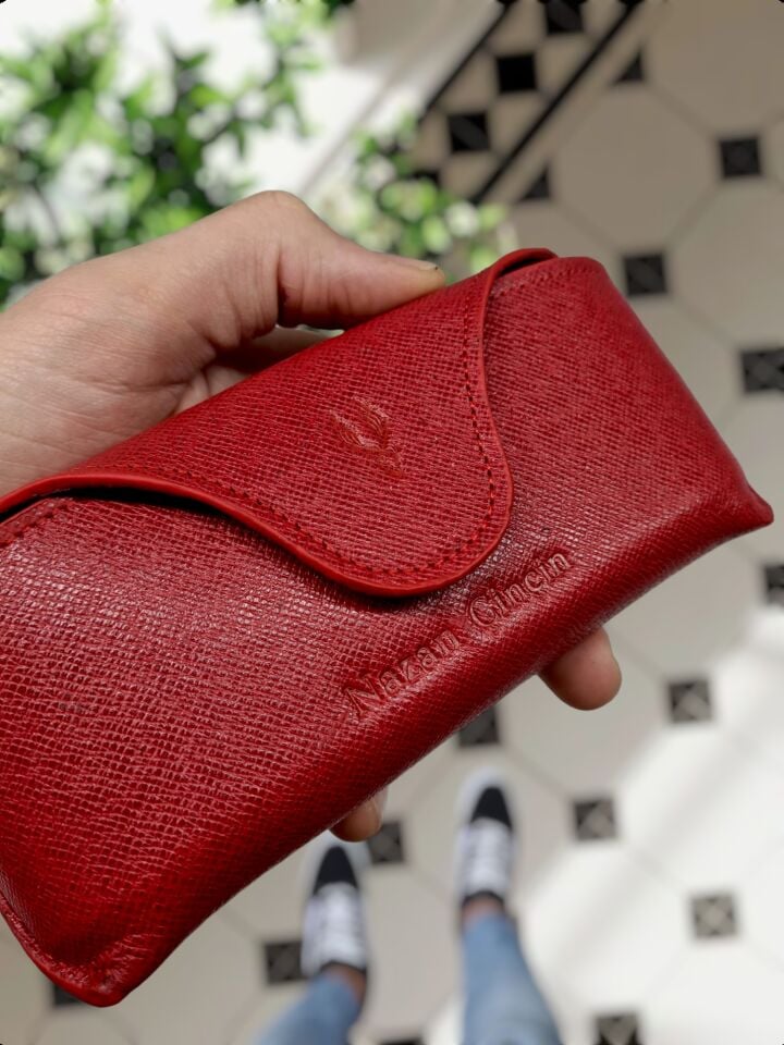 VİSSO 888 Hakiki Deri İsme Özel Deri Gözlük Kılıfı Kırmızı Prada gözlük çanta