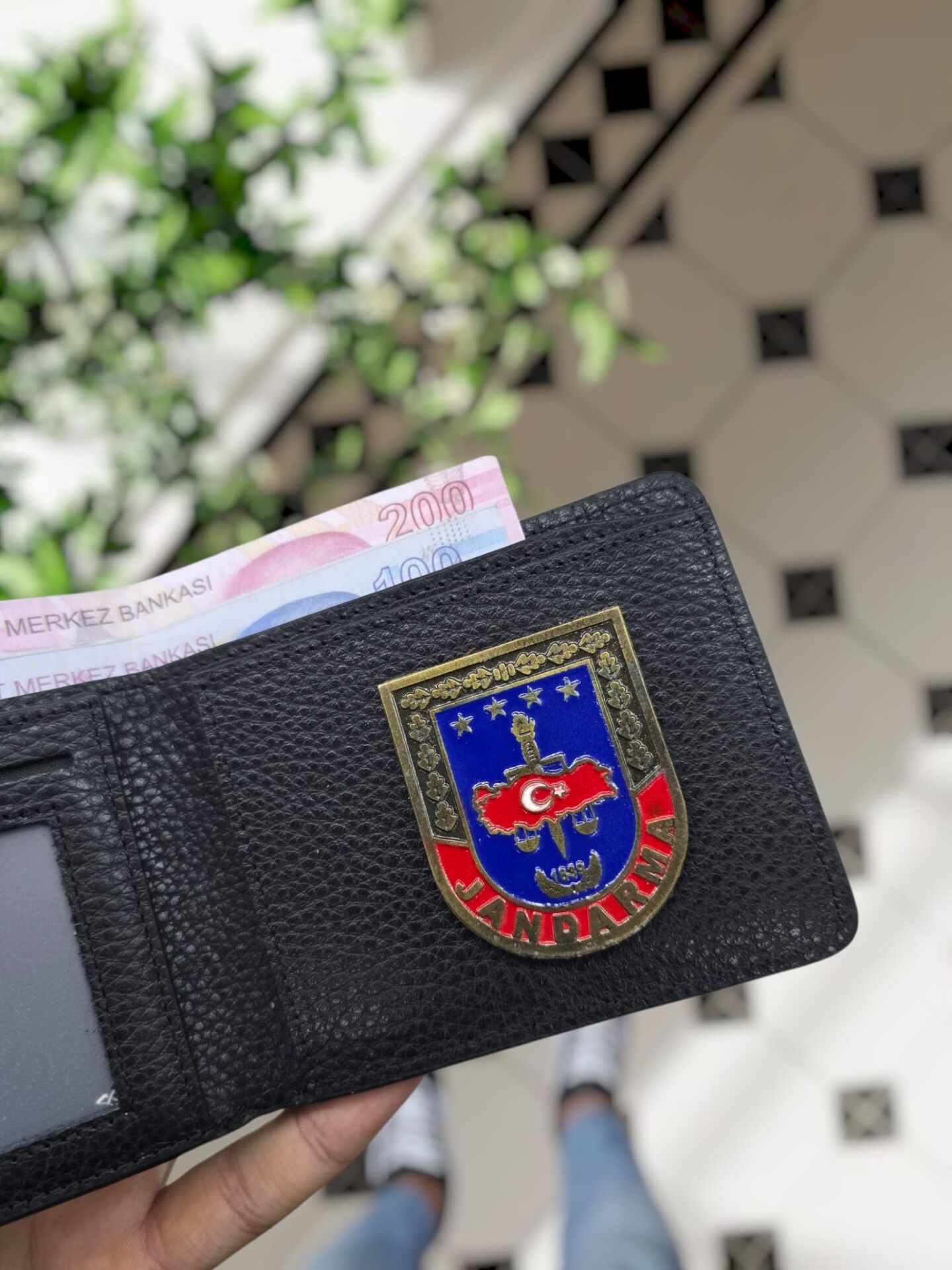 VİSSO 1236 HAKİKİ DERİ ÇANTA İSME ÖZEL Jandarma ROZETLİ KAĞIT PARA VE KİMLİK BÖLMELİ ERKEK VE KADIN CÜZDAN Siyah Gutty