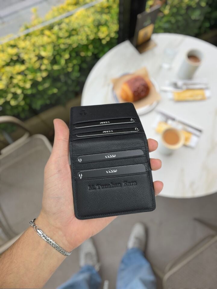 VİSSO 657 HAKİKİ DERİ ÇANTA  İSME ÖZEL SİYAH RENK KAĞIT PARA BÖLMELİ KADIN ERKEK DERİ Mıknatıslı KREDİ KARTLIK Siyah Gutty