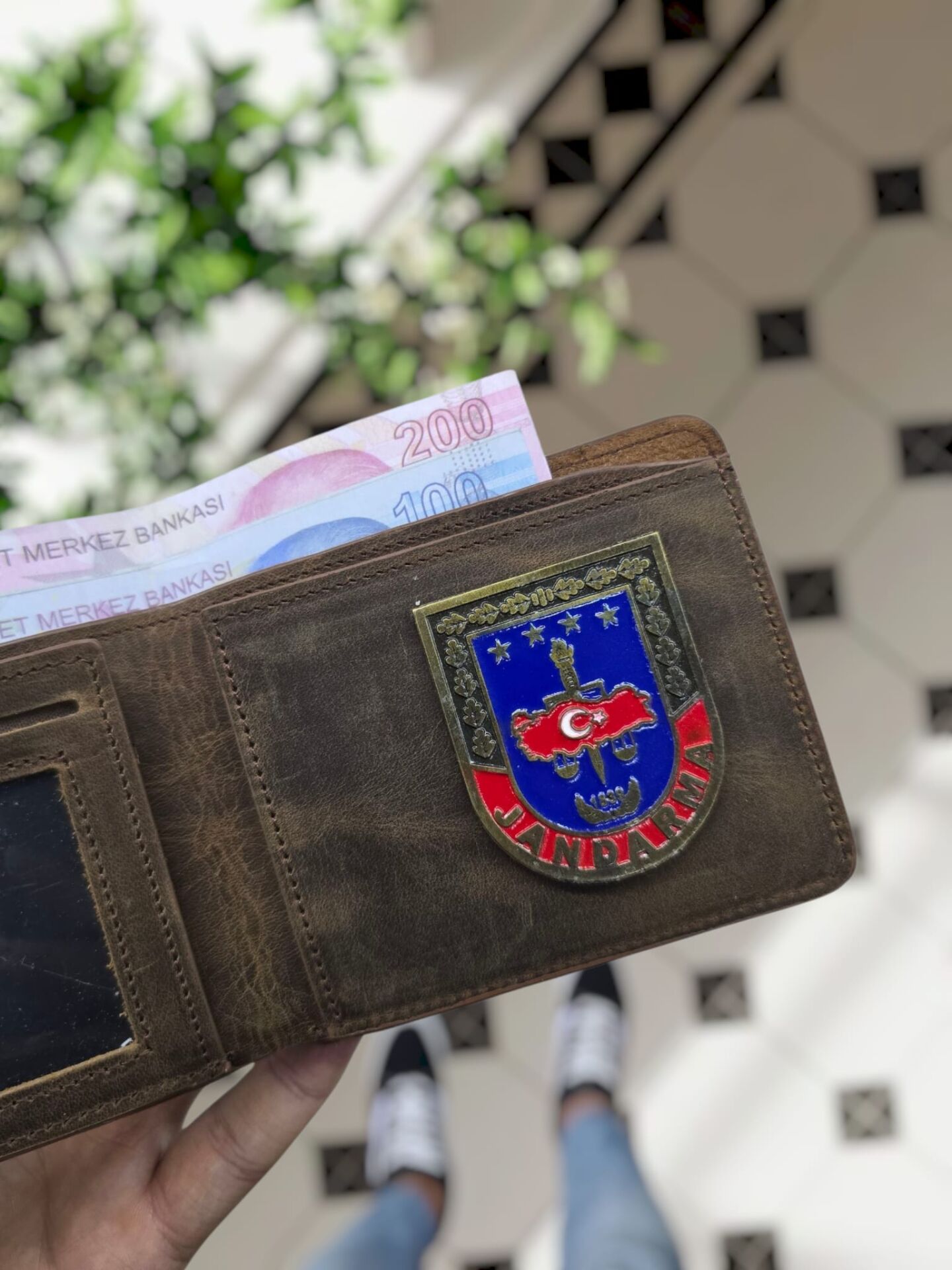 VİSSO 1236 HAKİKİ DERİ ÇANTA İSME ÖZEL  Jandarma ROZETLİ KAĞIT PARA VE KİMLİK BÖLMELİ ERKEK VE KADIN CÜZDAN Kahve Matrix