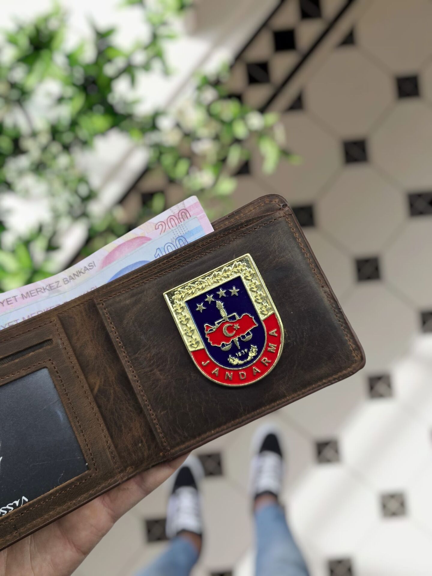 VİSSO 1236 Jandarma Rozetli HAKİKİ DERİ ÇANTA İSME ÖZEL  Jandarma ROZETLİ KAĞIT PARA VE KİMLİK BÖLMELİ ERKEK VE KADIN CÜZDAN Kahve Matrix