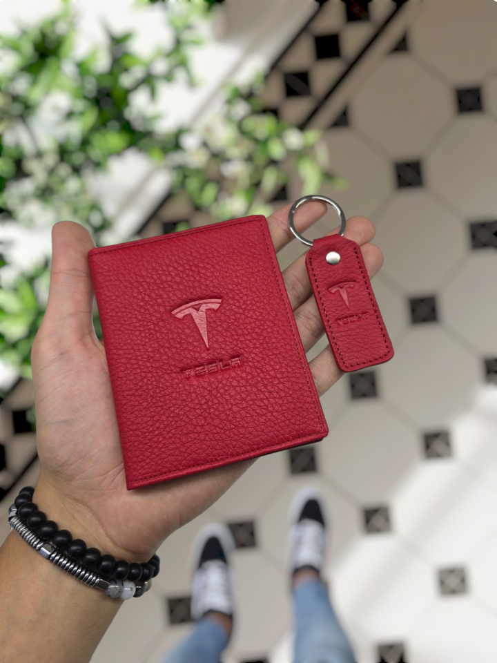 TESLA  VİSSO 1904 Hakiki Deri Araç Ruhsat Kılıf İsme Özel Çanta Erkek Kadın Modeli  TESLA  KIRMIZI RENK + ANAHTARLIK