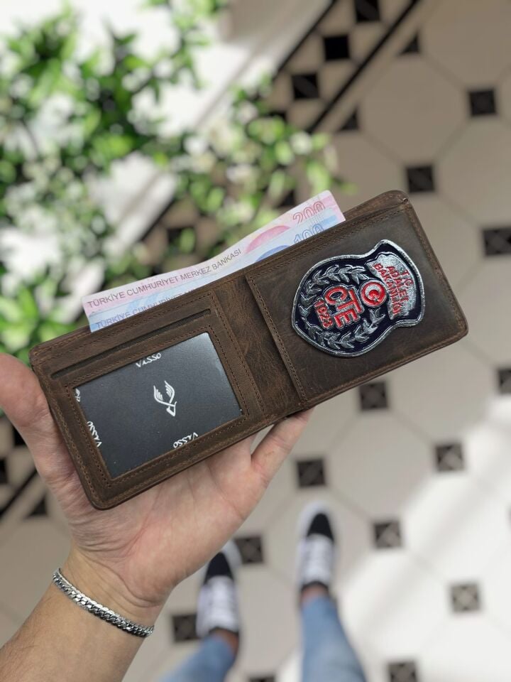 VİSSO 1236  Gardiyan Rozetli HAKİKİ DERİ ÇANTA İSME ÖZEL  Ceza İnfaz Gardiyan ROZETLİ KAĞIT PARA VE KİMLİK BÖLMELİ ERKEK VE KADIN CÜZDAN Kahve Matrix