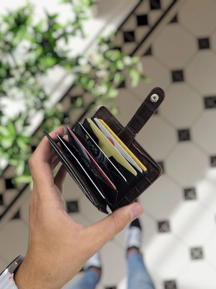 VİSSO 8600  Hakiki Deri Çıtçıtlı Akordeon Kartlık Akordeon Kimlik Bölmeli Kişiye İsme Özel Bay Bayan Çanta Kahve Croco