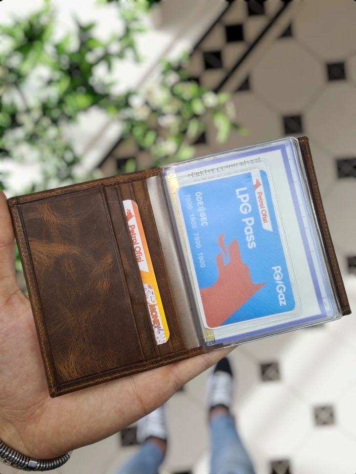 TOYOTA VİSSO 1904 Hakiki Deri Araç Ruhsat Kılıf İsme Özel Çanta Erkek Kadın Modeli  TOYOTA  FINDIK KAHVERENGİ + ANAHTARLIK