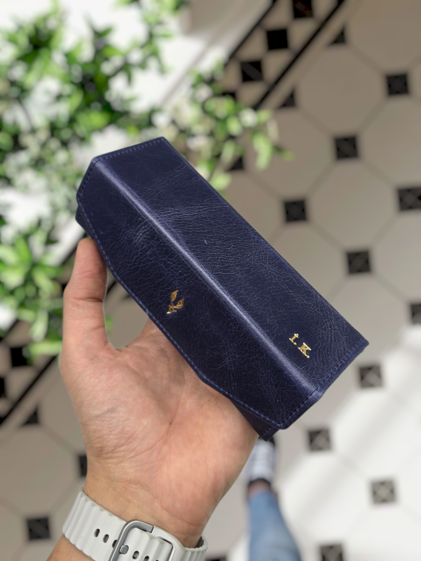 Visso 889 LACİVERT KURTUBA RENK DERİ Gözlük Kılıfı İsme Özel Hakiki Dana Derisi İçi Kadife Mıknatıslı Kilit Kapaklı  Çok Amaçlı Takı Ziynet Pırlanta Elmas İçin Deri Mini Kutu Her Model Gözlük Kılıfı  LACİVERT KURTUBA