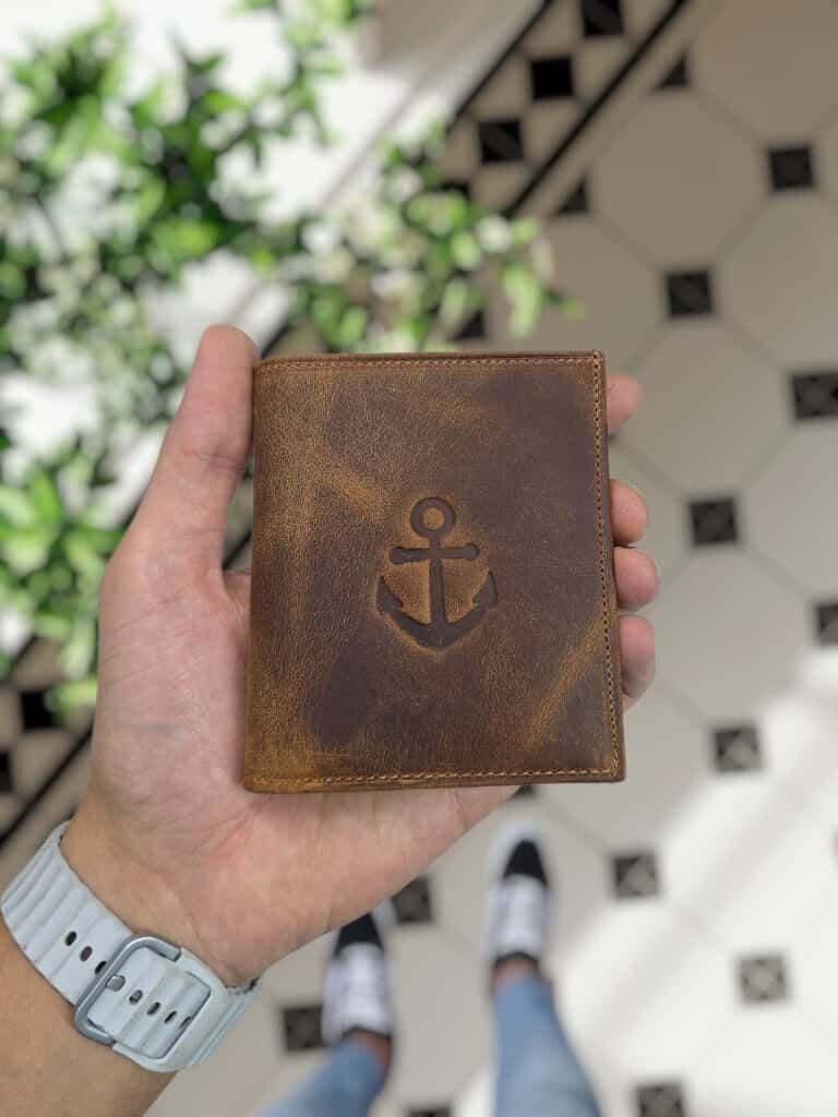 VİSSO 114 HAKİKİ DERİ ÇANTA  İSME ÖZEL ÜÇ KİMLİK KART BÖLMELİ  FERMUARLI KADIN ERKEK ÇITIÇITLI CÜZDAN FINDIK MATRİX CÜZDAN Çapa Logo