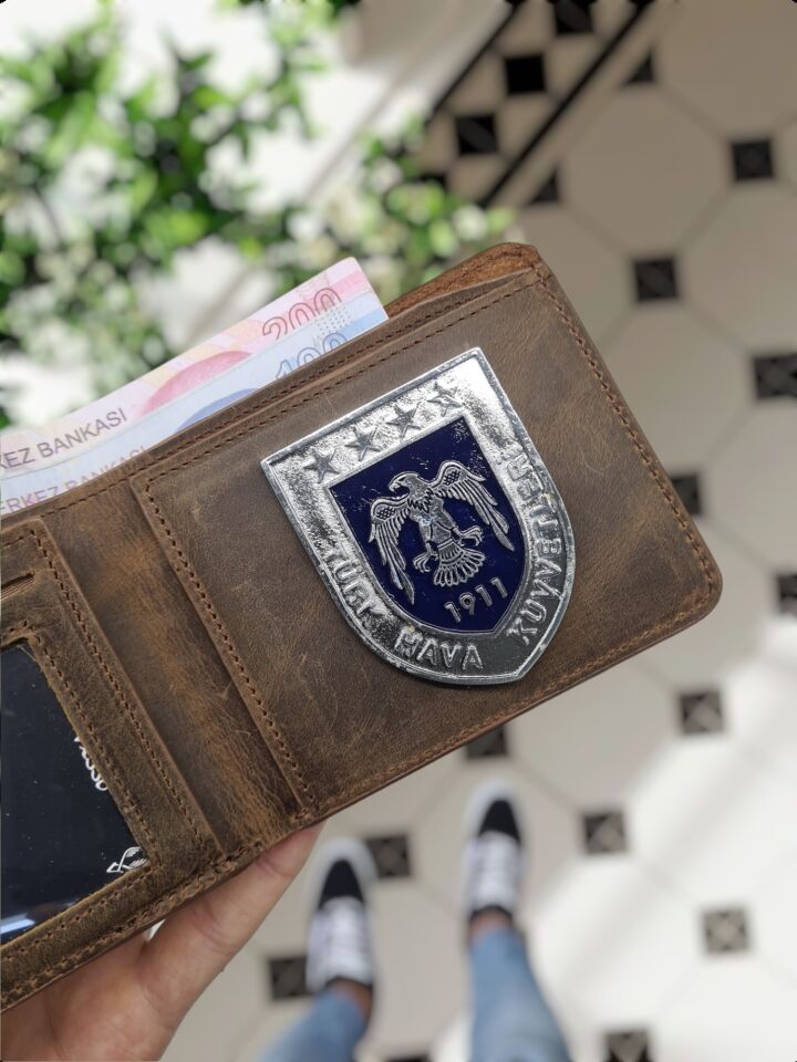 VİSSO 1236  Hava Kuvvetleri Rozetli HAKİKİ DERİ ÇANTA İSME ÖZEL Hava Kuvvetleri ROZETLİ KAĞIT PARA VE KİMLİK BÖLMELİ ERKEK VE KADIN CÜZDAN Kahve Matrix