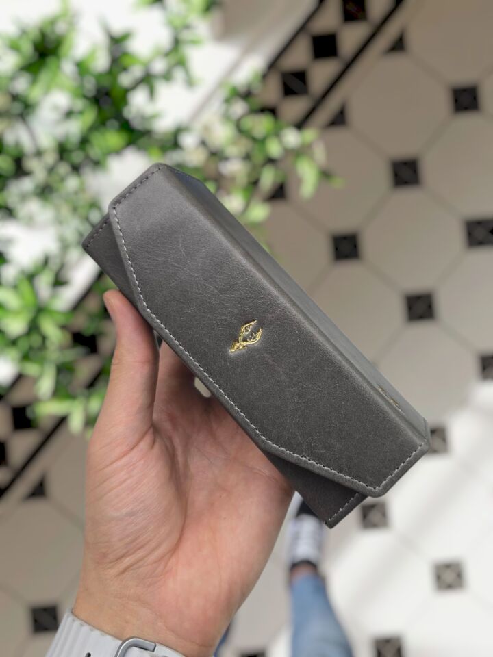 Visso 889 GRİ RENK DERİ Gözlük Kılıfı İsme Özel Hakiki Dana Derisi İçi Kadife Mıknatıslı Kilit Kapaklı  Çok Amaçlı Takı Ziynet Pırlanta Elmas İçin Deri Mini Kutu Her Model Gözlük Kılıfı  GRİ RENK DERİ