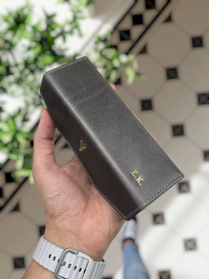 Visso 889 GRİ RENK DERİ Gözlük Kılıfı İsme Özel Hakiki Dana Derisi İçi Kadife Mıknatıslı Kilit Kapaklı  Çok Amaçlı Takı Ziynet Pırlanta Elmas İçin Deri Mini Kutu Her Model Gözlük Kılıfı  GRİ RENK DERİ