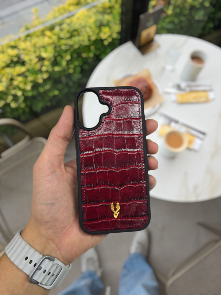 İphone 17 Model Uyumlu BORDO CROCO Hakiki Deri İsme Özel Ücretsiz Kişiselleştirme Seçeneği İle Kadın Erkek Kullanım premium  Tam Uyumlu Silikon Kılıf Ücretsiz Kargo Visso Leather Geçek Orjinal Dana Derisi