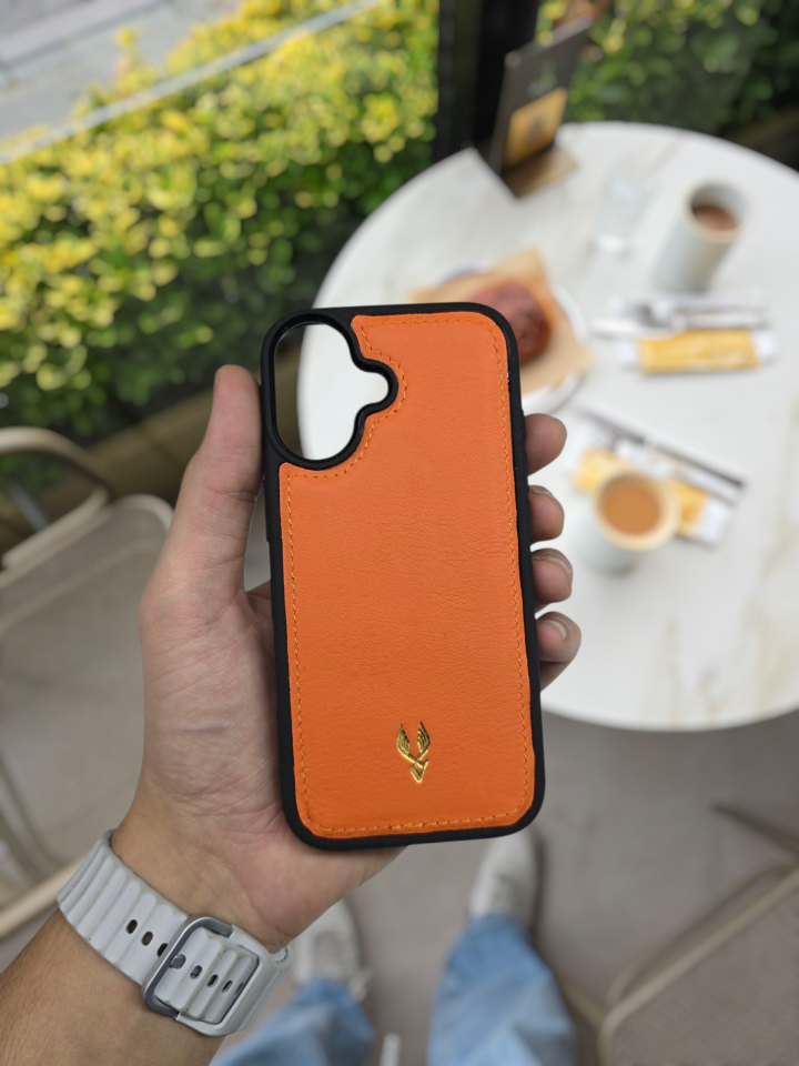 İphone 17 Model Uyumlu TURUNCU Hakiki Deri İsme Özel Ücretsiz Kişiselleştirme Seçeneği İle Kadın Erkek Kullanım premium  Tam Uyumlu Silikon Kılıf Ücretsiz Kargo Visso Leather Geçek Orjinal Dana Derisi