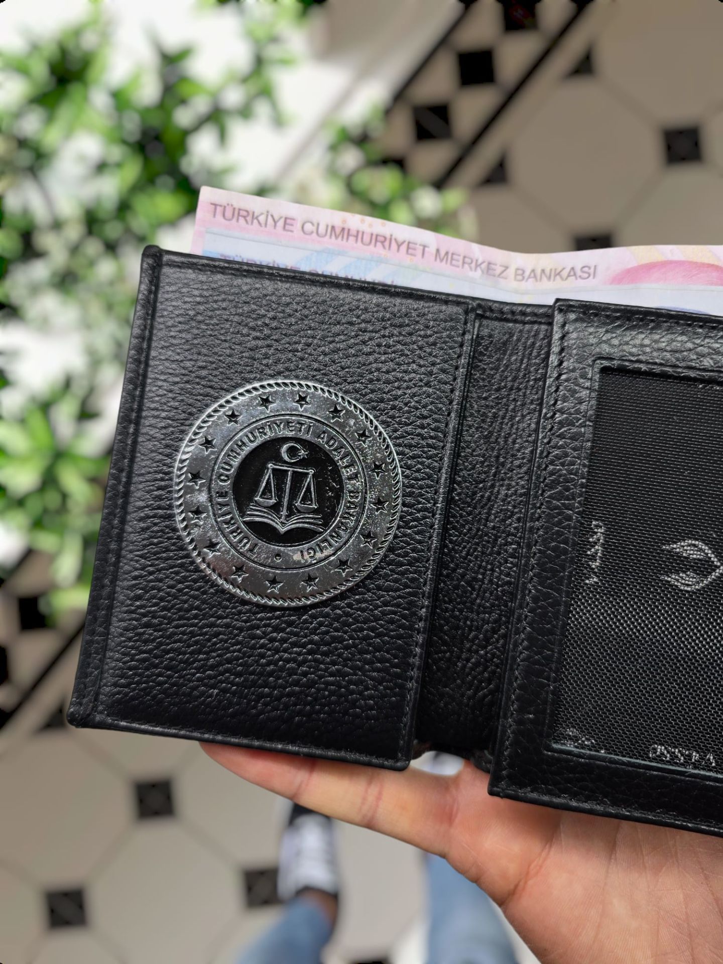 VİSSO 1131 HAKİKİ DERİ İSME ÖZEL Adalet Bakanlığı ROZETLİ KAĞIT PARA VE KİMLİK BÖLMELİ ERKEK VE KADIN CÜZDAN Deri Çanta