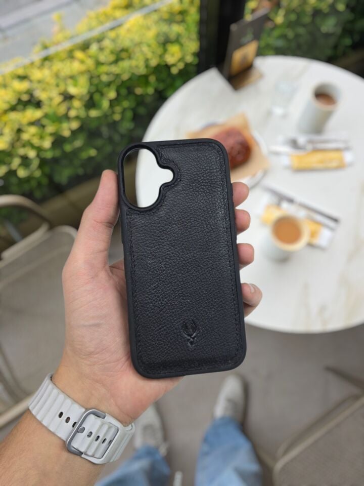 İphone 17  Model  Uyumlu  SİYAH GUTTY Hakiki Deri İsme Özel Ücretsiz Kişiselleştirme Seçeneği İle Kadın Erkek Kullanım premium  Tam Uyumlu Silikon Kılıf Ücretsiz Kargo Visso Leather Geçek Orjinal Dana Derisi
