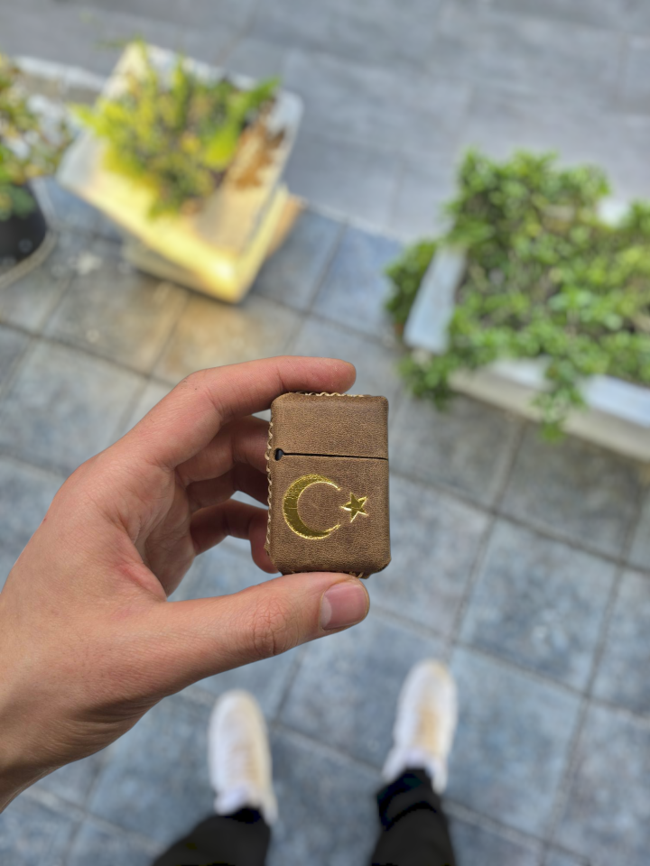 VİSSO Visso 1933 Hakiki Dana Derisi El Yapımı ZİPPO Tarzı Benzinli Çakmak Kılıfı ve Zippo Tarzı Çakmak A. Fındık Crayz AYYILDIZ LOGOLU