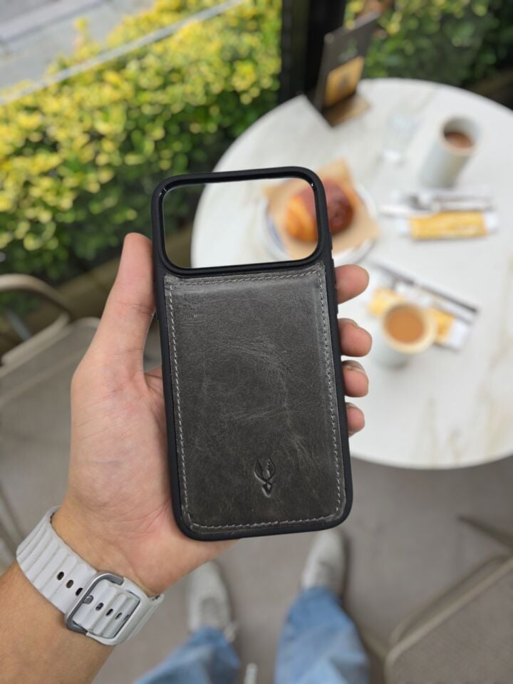 İphone 17 PRO Model Uyumlu GRİ CRAYZ Hakiki Deri İsme Özel Ücretsiz Kişiselleştirme Seçeneği İle Kadın Erkek Kullanım premium  Tam Uyumlu Silikon Kılıf Ücretsiz Kargo Visso Leather Geçek Orjinal Dana Derisi